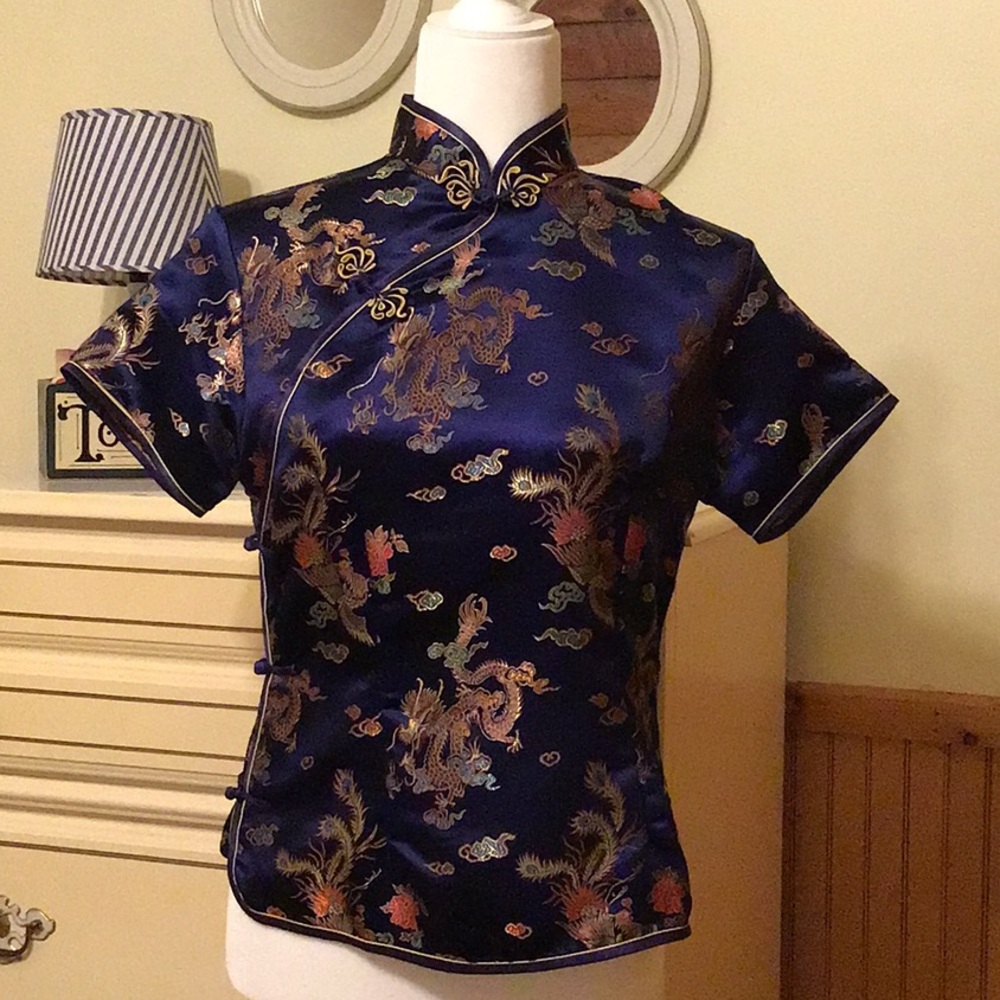 Gorgeous, blue Chinese short-sleeved top